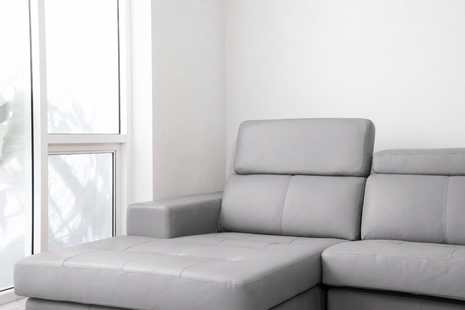 Prague Sofa View 02