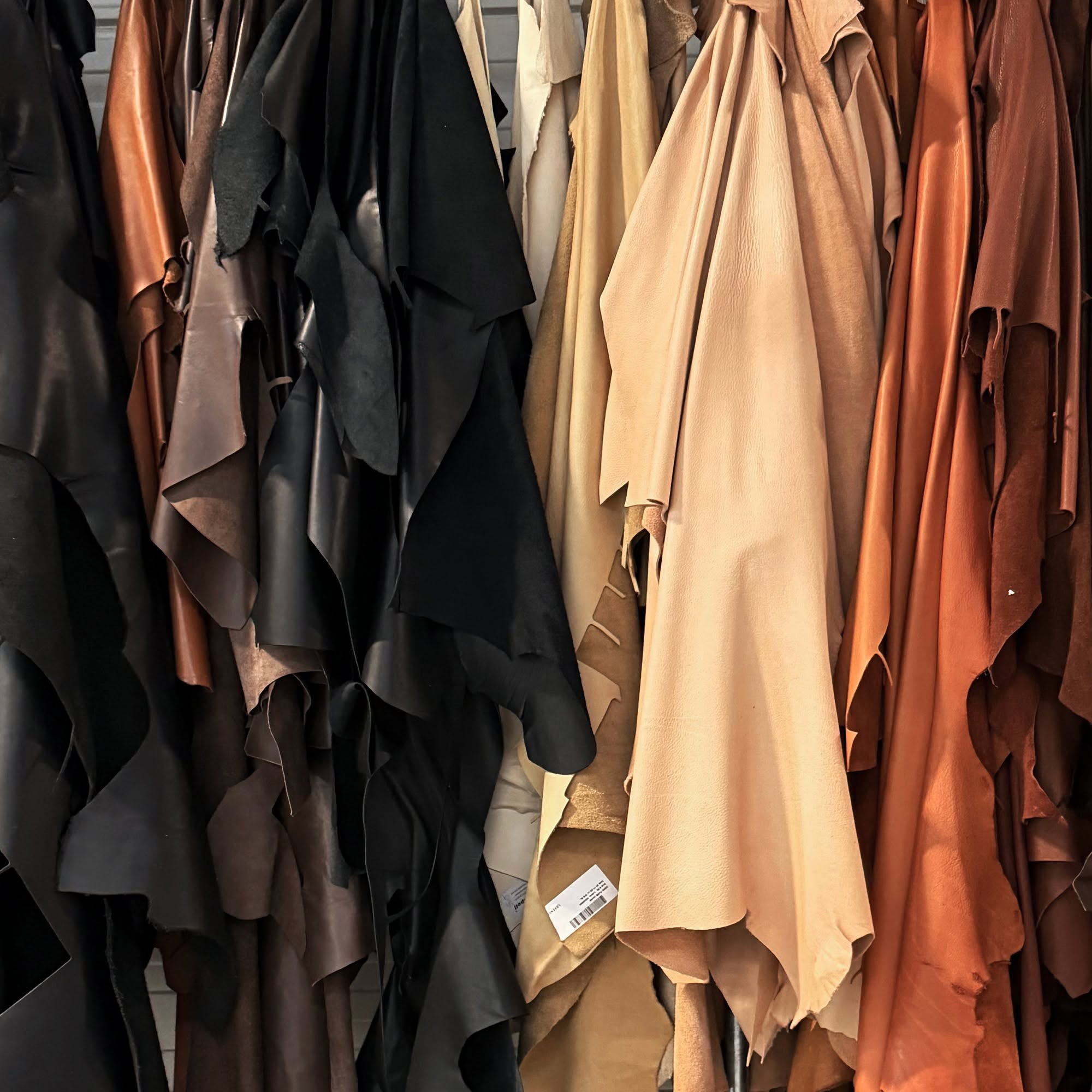 คลังหนังแท้ระดับพรีเมียมของ Sørensen Leather