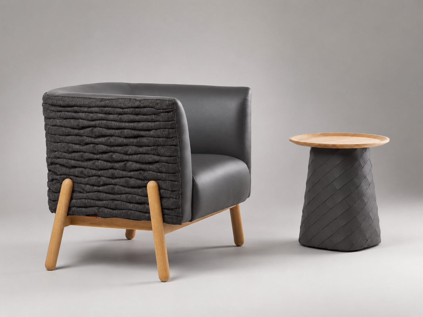 Embro Armchair with side table